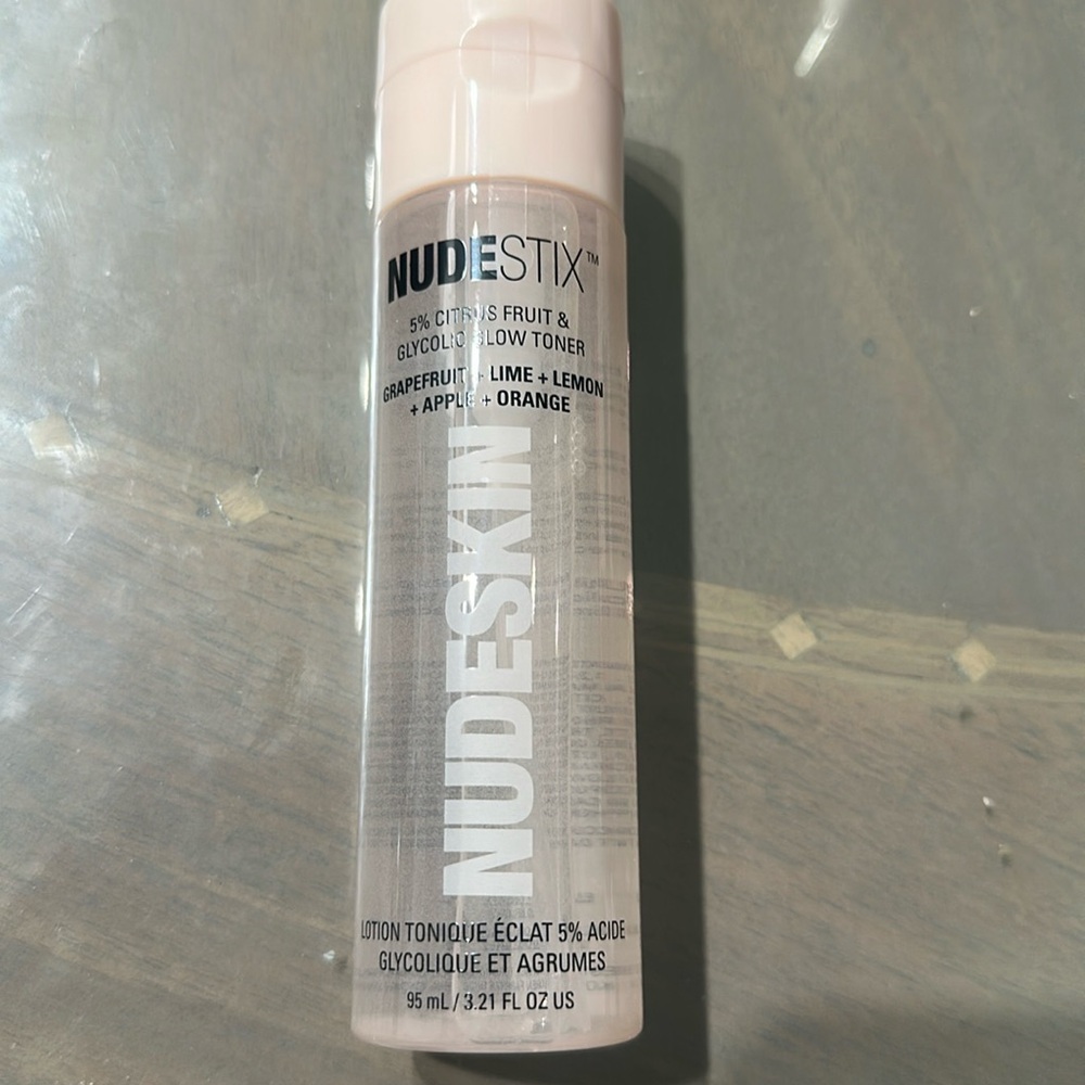 Nudestix 5% citrus fruit & glycolic glow toner